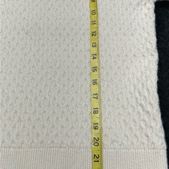 Abercrombie & Fitch Women’s Woo Blend Textured Cream Crewneck Sweater XS PREPPY - Picture 8 of 11